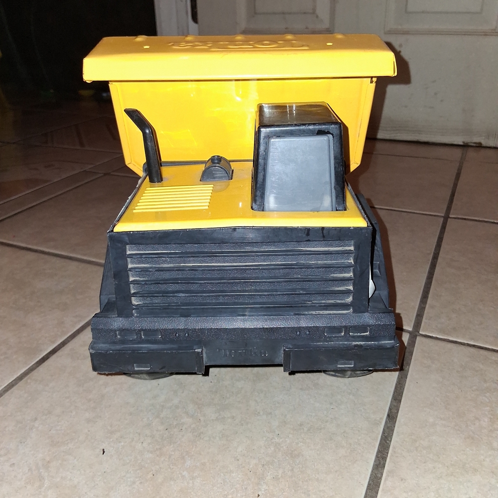 Tonka Yellow Dump Truck Toy - Picture 2 of 5